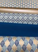 Angle bleu et or fond ivoire, papier fantaisie indien