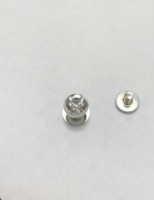 Les boutons strass nickel à vis